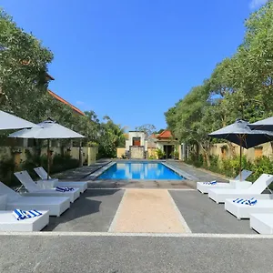 Отель Bali Mega, Джимбаран